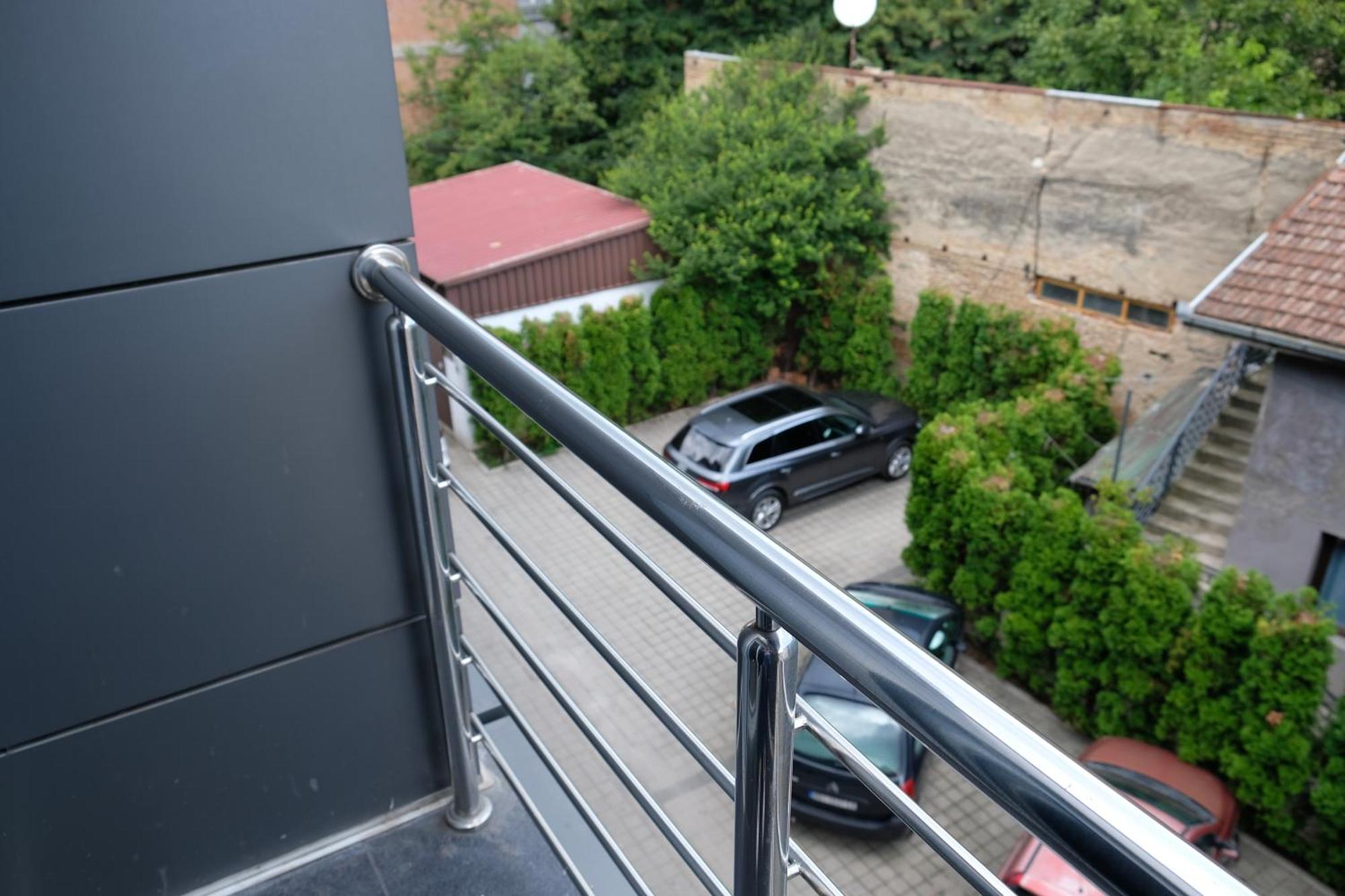 Ring Inn Apartments Obrenovac  Bagian luar foto